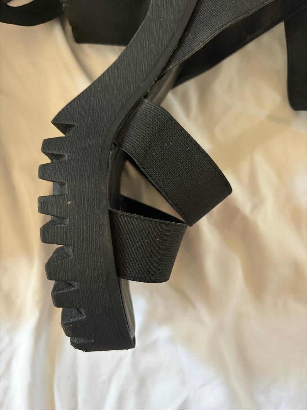 Madden Girl Black Chunky Platform Strappy Sandal Size 9 - Picture 10 of 10